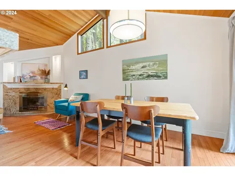 5002 SW Julia Court Portland OR 97221