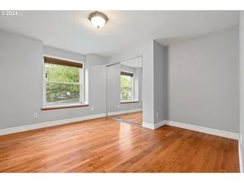 5002 SW Julia Court Portland OR 97221