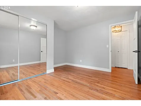 5002 SW Julia Court Portland OR 97221