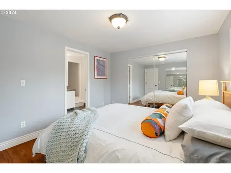5002 SW Julia Court Portland OR 97221