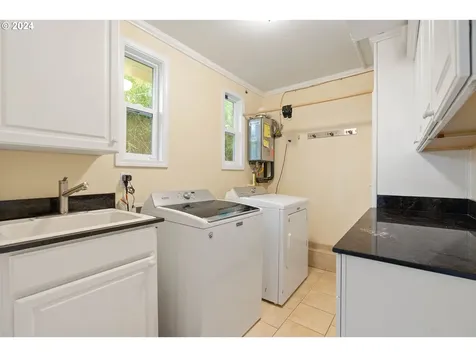 5002 SW Julia Court Portland OR 97221