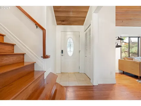 5002 SW Julia Court Portland OR 97221
