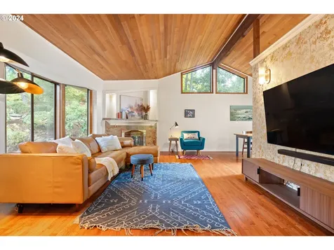 5002 SW Julia Court Portland OR 97221