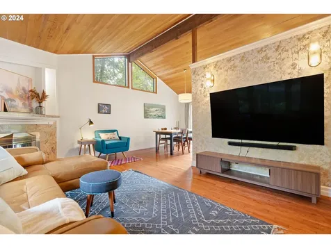 5002 SW Julia Court Portland OR 97221