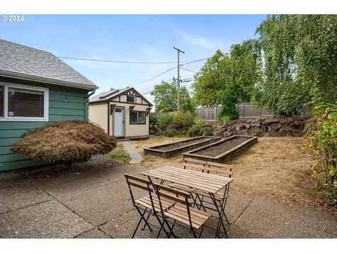1175 SW Florida Street Portland OR 97219
