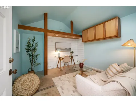 1175 SW Florida Street Portland OR 97219