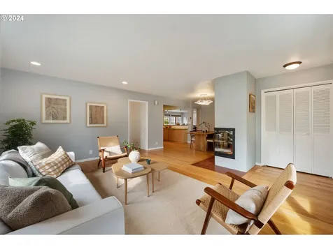 1175 SW Florida Street Portland OR 97219