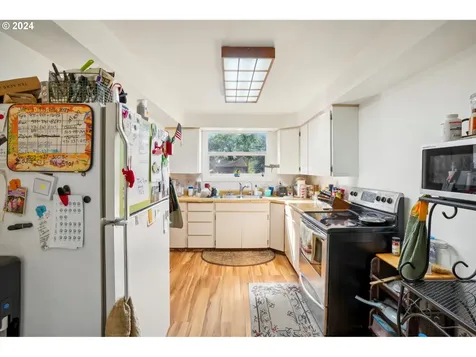 1931 SE Noble Lane Mcminnville OR 97128