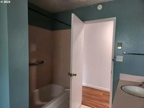 202 Ventura Drive Kelso WA 98626