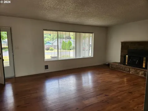 202 Ventura Drive Kelso WA 98626