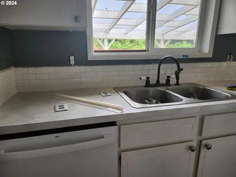 202 Ventura Drive Kelso WA 98626