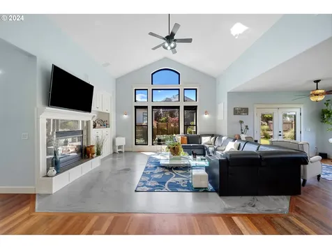 1277 S 7th Circle Ridgefield WA 98642