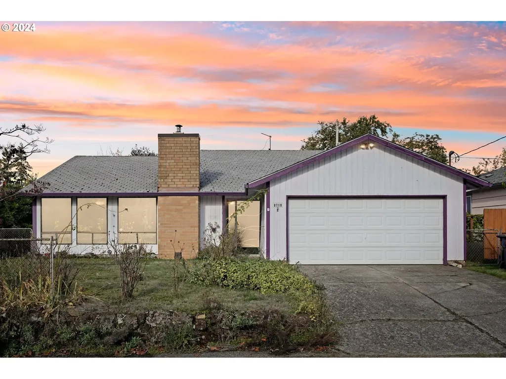 8719 NE Everett Street Portland OR 97220