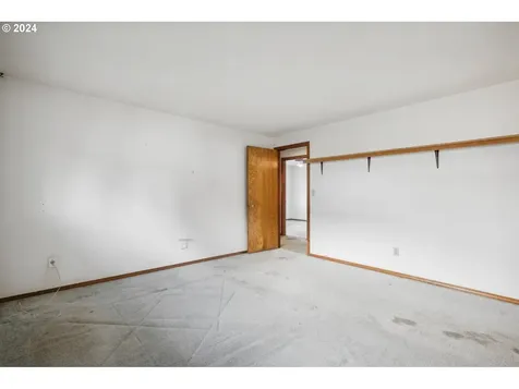 8719 NE Everett Street Portland OR 97220