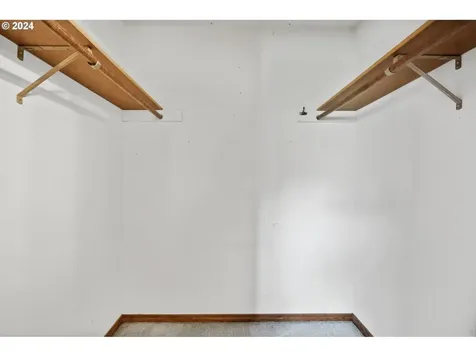 8719 NE Everett Street Portland OR 97220