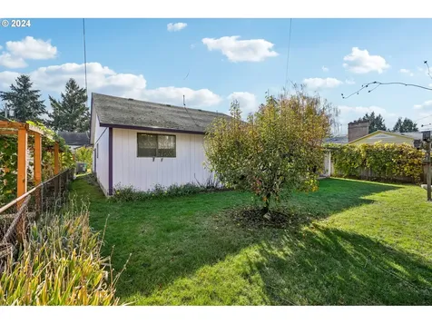 8719 NE Everett Street Portland OR 97220