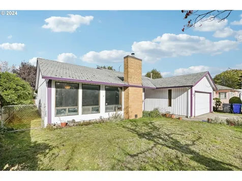 8719 NE Everett Street Portland OR 97220