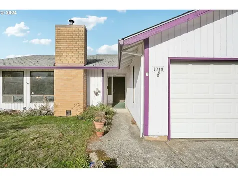 8719 NE Everett Street Portland OR 97220