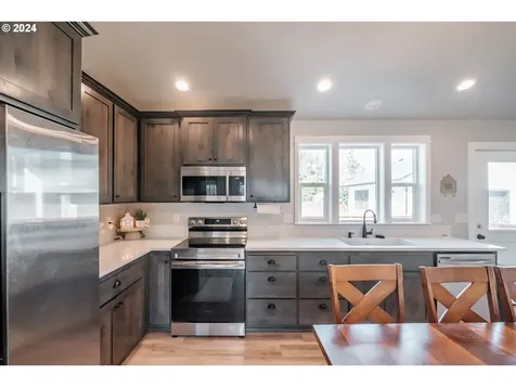 1224 49th Avenue Sweet Home OR 97386
