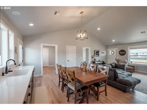 1224 49th Avenue Sweet Home OR 97386