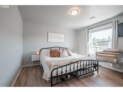 1224 49th Avenue Sweet Home OR 97386