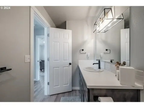 1224 49th Avenue Sweet Home OR 97386