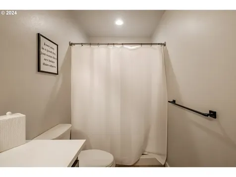 1224 49th Avenue Sweet Home OR 97386
