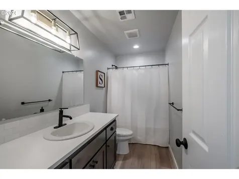 1224 49th Avenue Sweet Home OR 97386