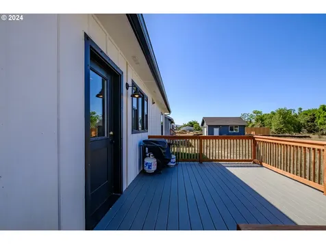 1224 49th Avenue Sweet Home OR 97386