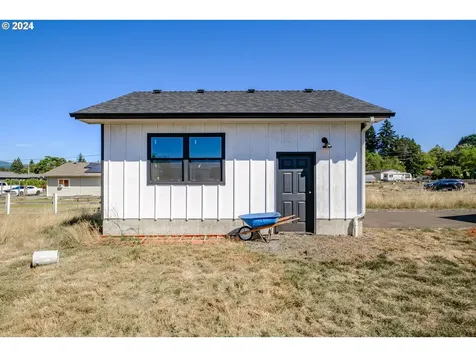 1224 49th Avenue Sweet Home OR 97386