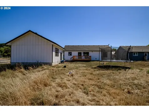 1224 49th Avenue Sweet Home OR 97386