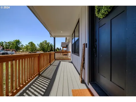 1224 49th Avenue Sweet Home OR 97386