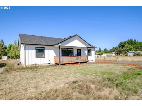 1224 49th Avenue Sweet Home OR 97386