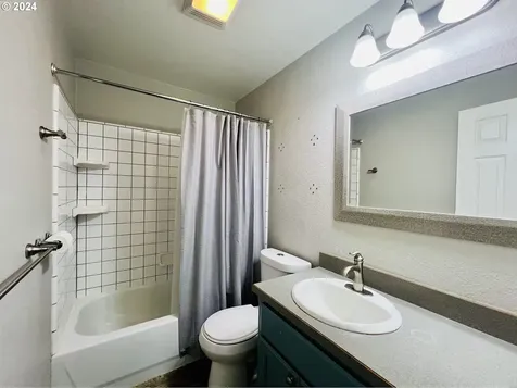 262 Pine Street Sutherlin OR 97479