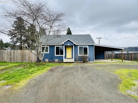 262 Pine Street Sutherlin OR 97479