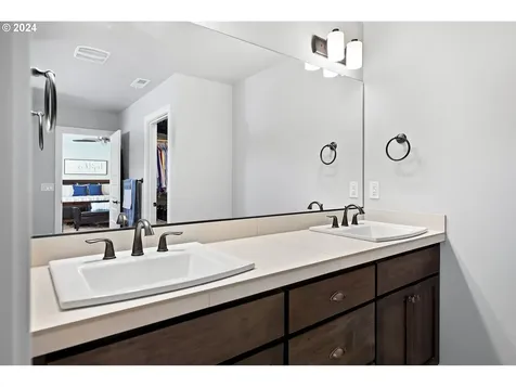 11235 NE 135th Avenue Vancouver WA 98682