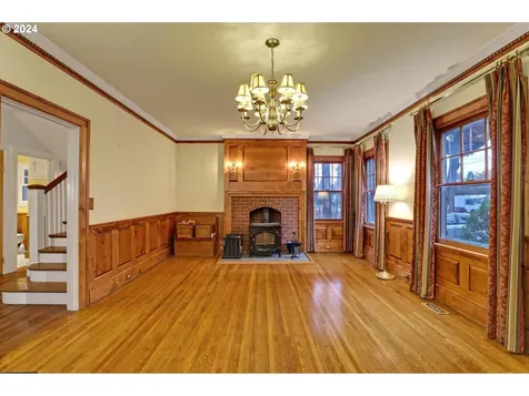 35 SE 60th Avenue Portland OR 97215