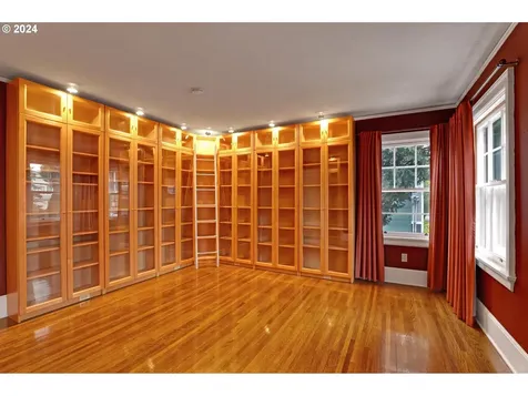 35 SE 60th Avenue Portland OR 97215