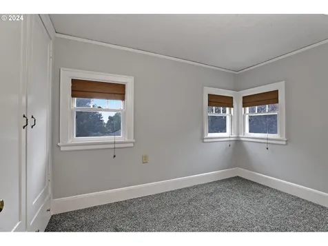 35 SE 60th Avenue Portland OR 97215