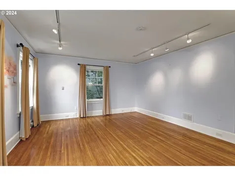 35 SE 60th Avenue Portland OR 97215