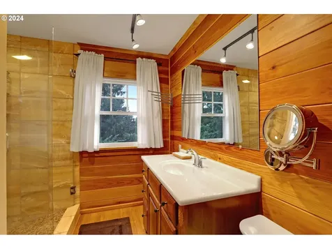 35 SE 60th Avenue Portland OR 97215