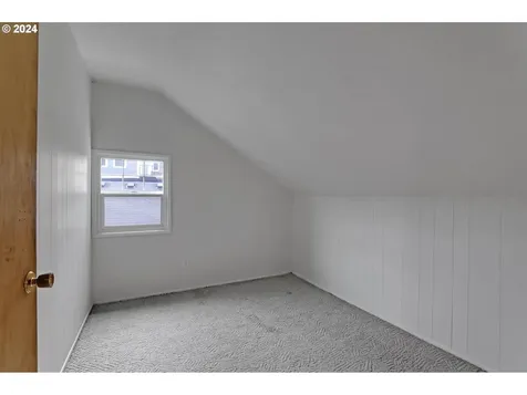 35 SE 60th Avenue Portland OR 97215