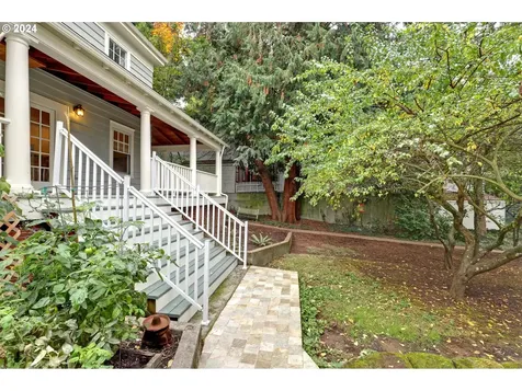 35 SE 60th Avenue Portland OR 97215