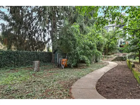 35 SE 60th Avenue Portland OR 97215