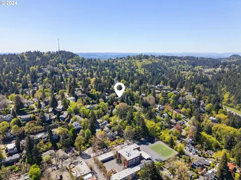 2515 SW Hillcrest Drive Portland OR 97201