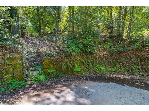 2515 SW Hillcrest Drive Portland OR 97201