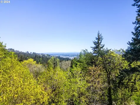 2515 SW Hillcrest Drive Portland OR 97201
