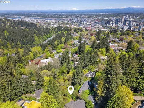 2515 SW Hillcrest Drive Portland OR 97201