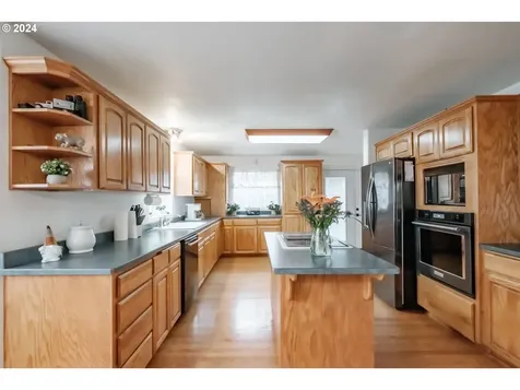 27028 Greenville Road Sweet Home OR 97386