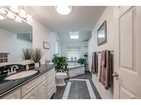 27028 Greenville Road Sweet Home OR 97386